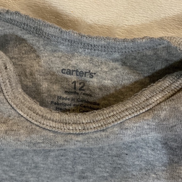 Carter’s onesie - Picture 5 of 8